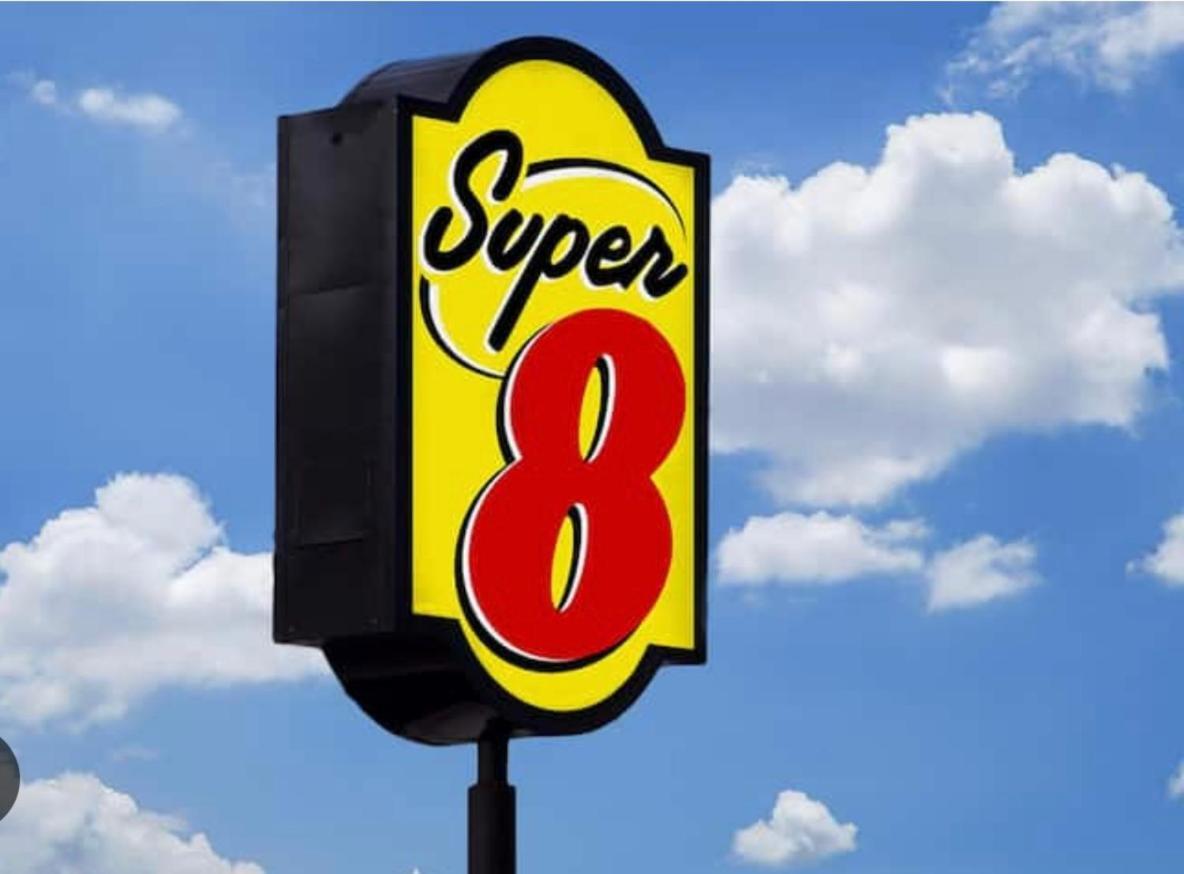 Super 8 By Wyndham Rockford South Exterior foto